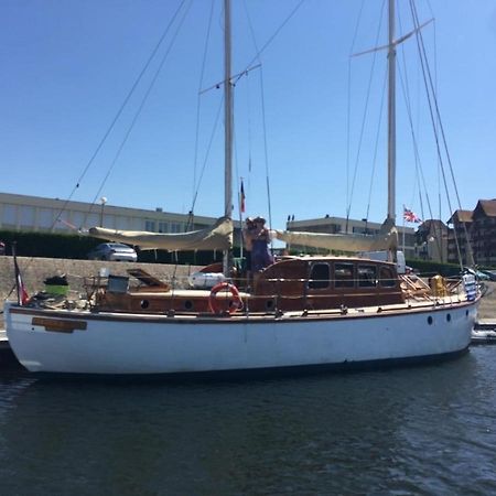 Port Deauville Yacht Vintage Экстерьер фото