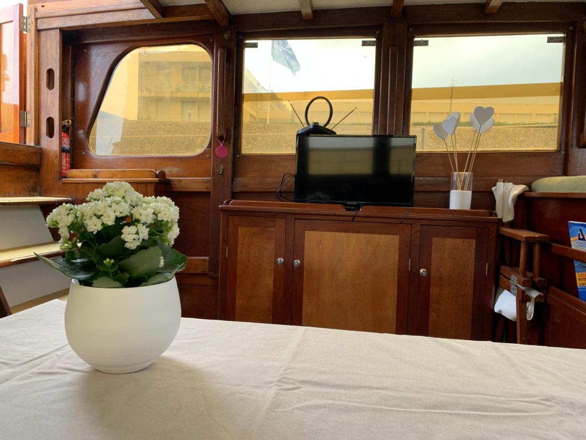 Port Deauville Yacht Vintage Экстерьер фото