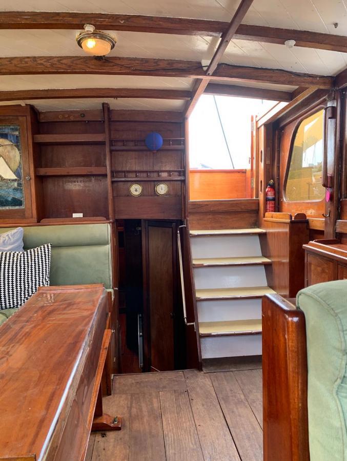 Port Deauville Yacht Vintage Экстерьер фото