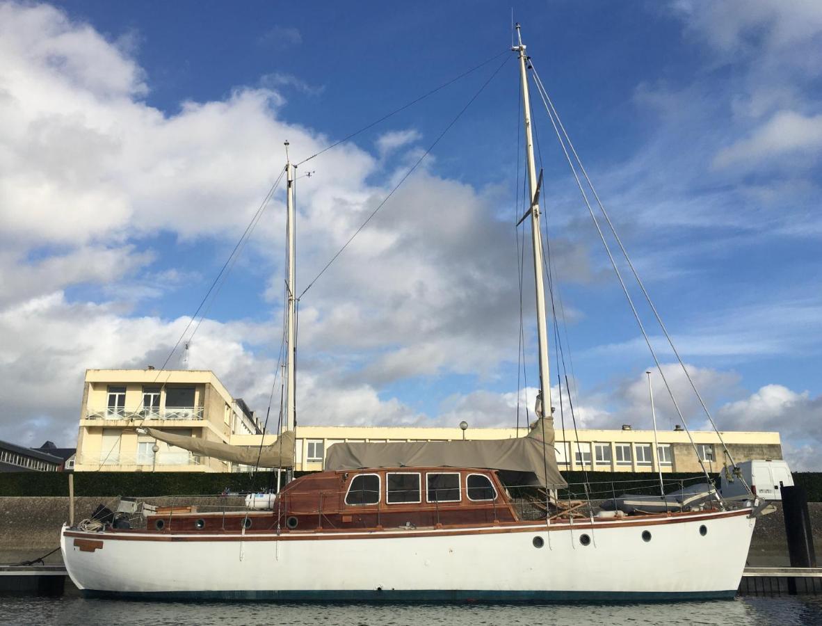 Port Deauville Yacht Vintage Экстерьер фото